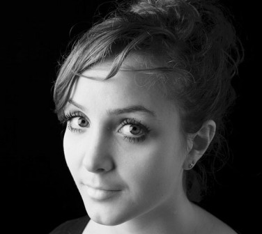 HeadshotLilyCarrieWeb